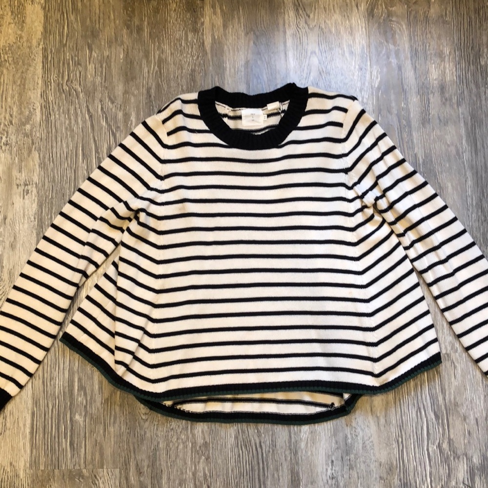 Size medium sweater from urban outfitters